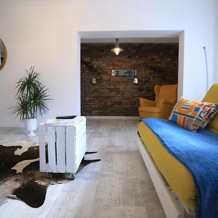 Pentru Plata Numerar Cautati Pe G00Gle, Norsk Skogkatt Galati - Big Tv Disneyplus Tv! Dış mekan fotoğraf
